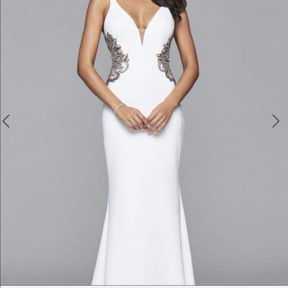 Faviana Prom Dress in Ivory Style Number S7916 - Picture 1 of 6
